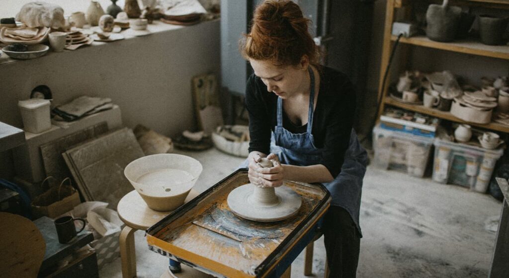How to make money by opening a school of pottery?