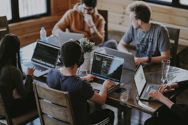 Exploring the Impact of Business Strategies on Student Outcomes in Higher Education